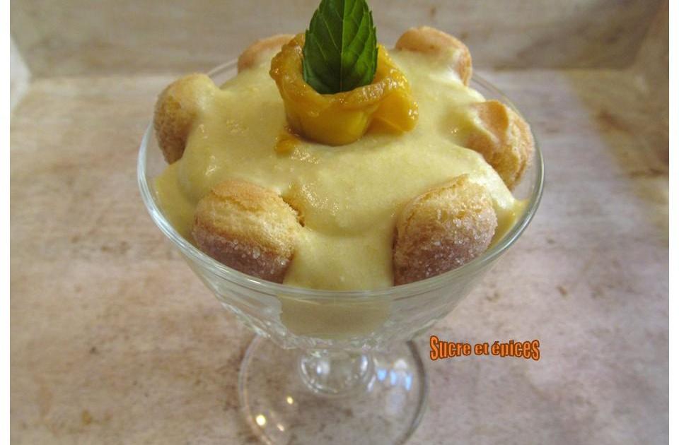 Charlottes à la mangue au verre