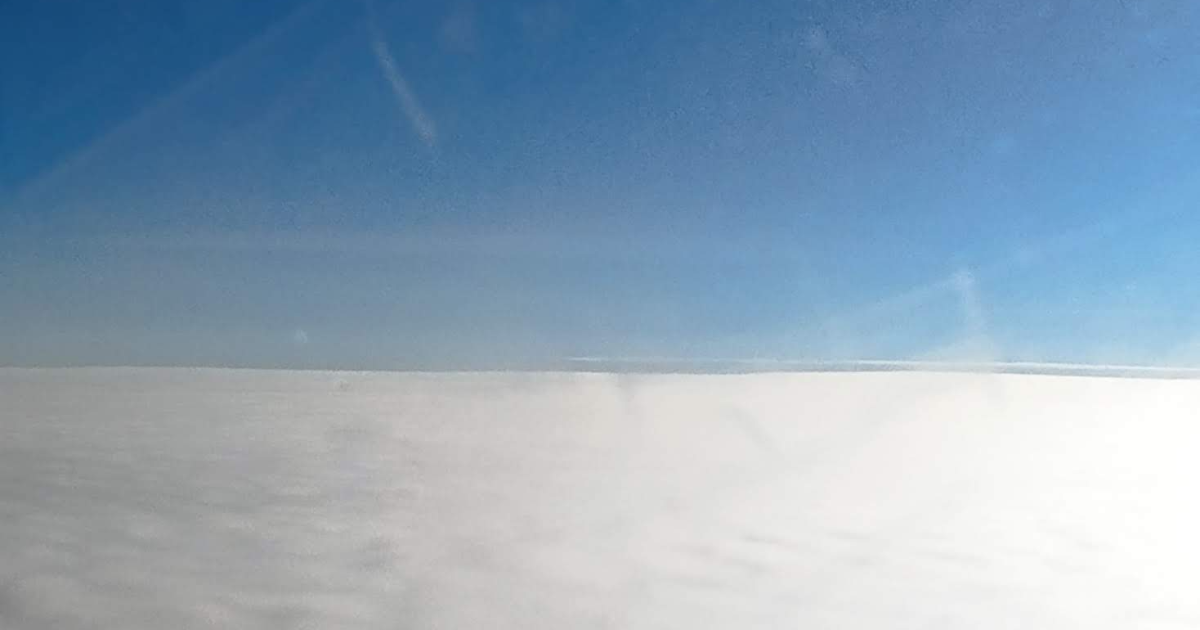 Il fait toujours beau au-dessus des nuages.