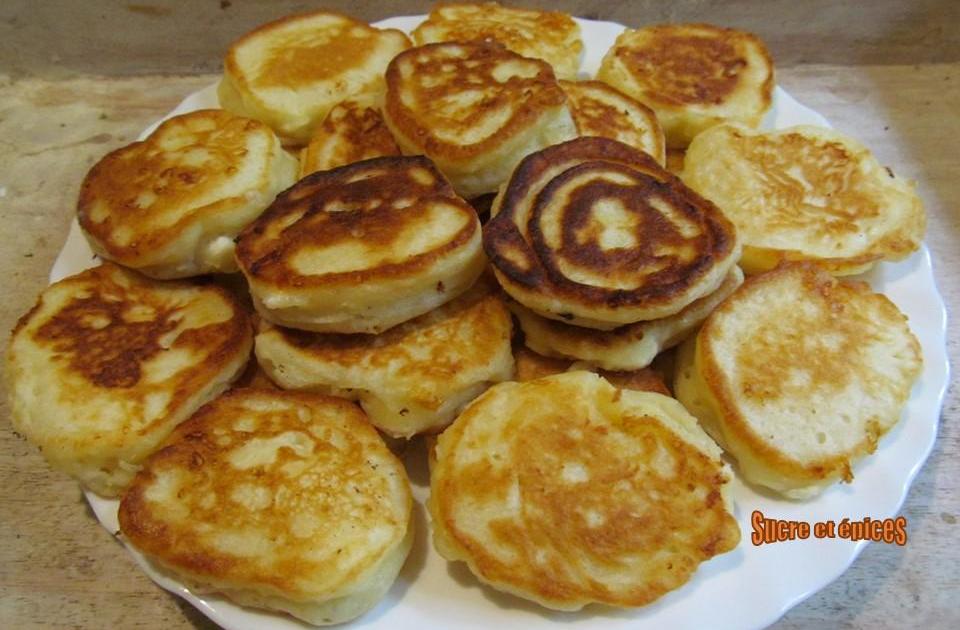 Blinis ou pancakes au yaourt et à la feta