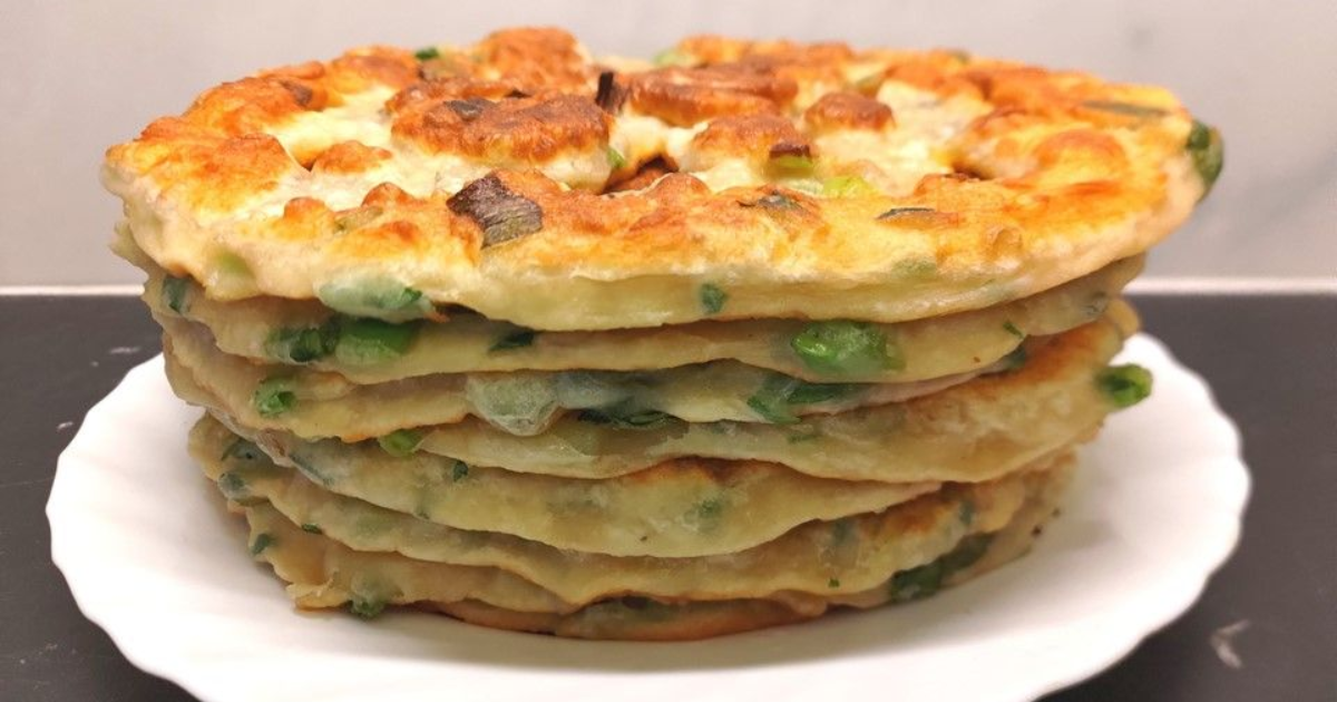 Pains frits aux oignons verts et persil - Recette en vidéo