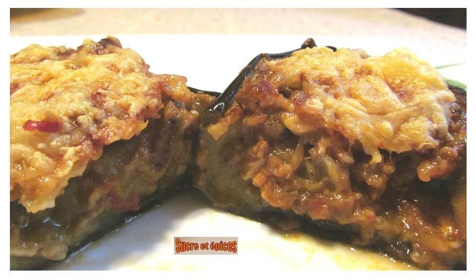 Aubergines farcies à la viande, aux champignons et au fromage