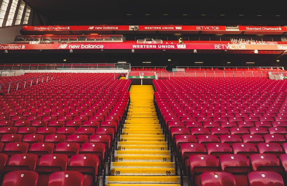 "YOU'LL NEVER WALK ALONE" : ORIGINES ET TRADITIONS