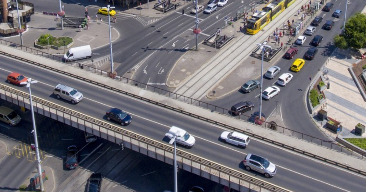 Tér