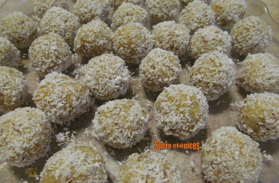 Bonbons aux abricots secs, aux noix et à la noix de coco - Recette facile et rapide, sans cuisson et sans gluten