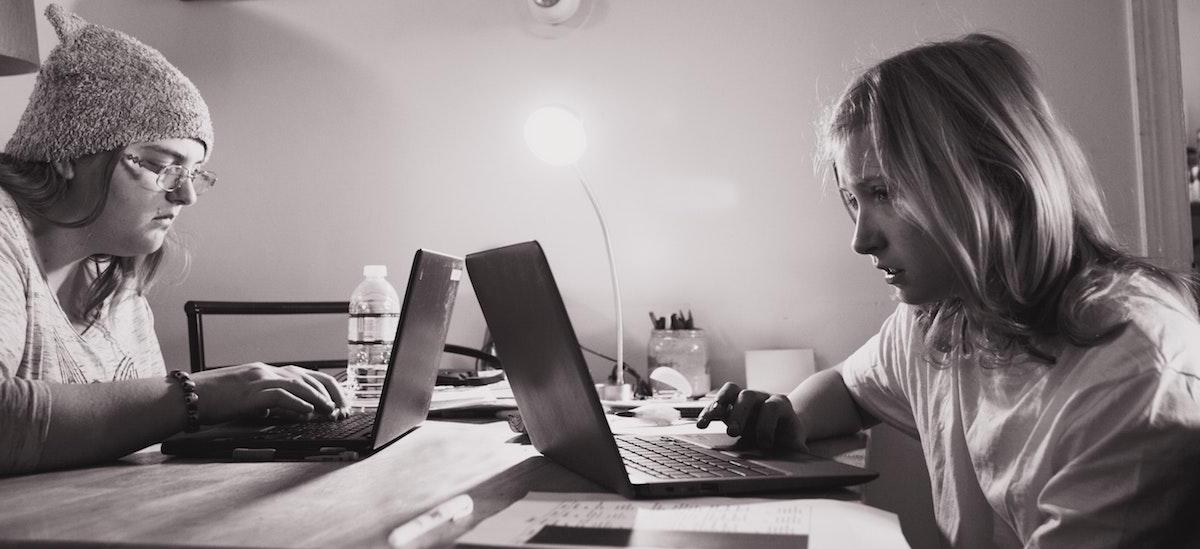 L'INTERNET VOUS ISOLE DU MONDE?