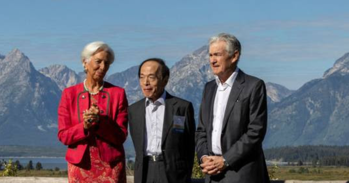 BEHIND TRUMP ? Much, and Many ... Past flows