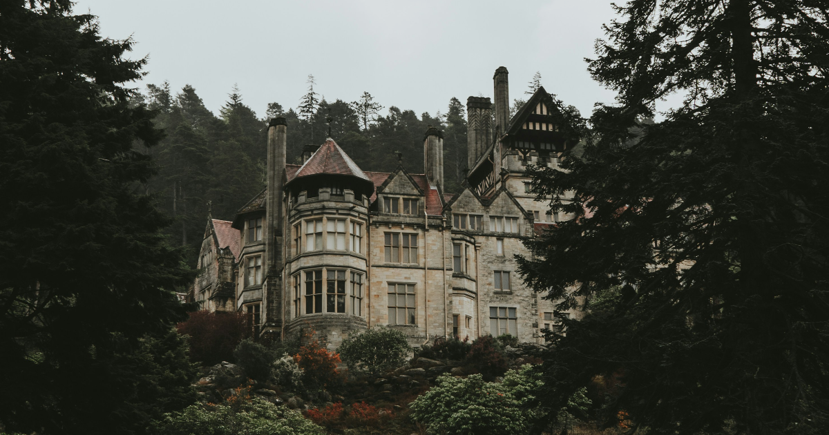 La Maison aux Volets Fermés