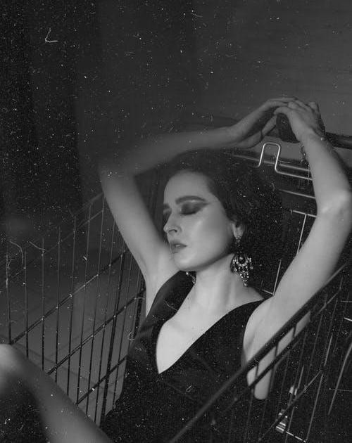 LA DOULEUR DE MON SILENCE