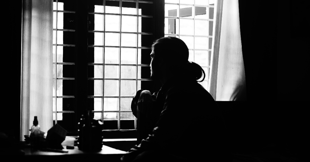 Derrière chaque poème, chaque poète.