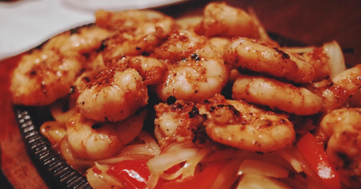 Crevettes cuites au four au miel et épices Cajun