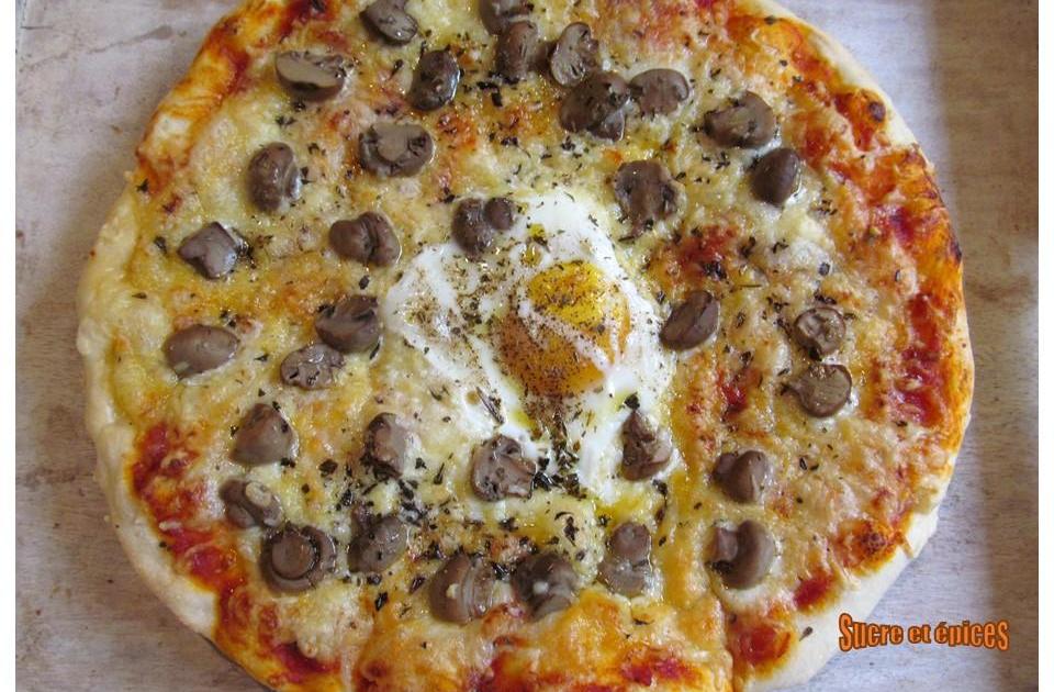 Pizza champignons-oeuf (végétarienne)
