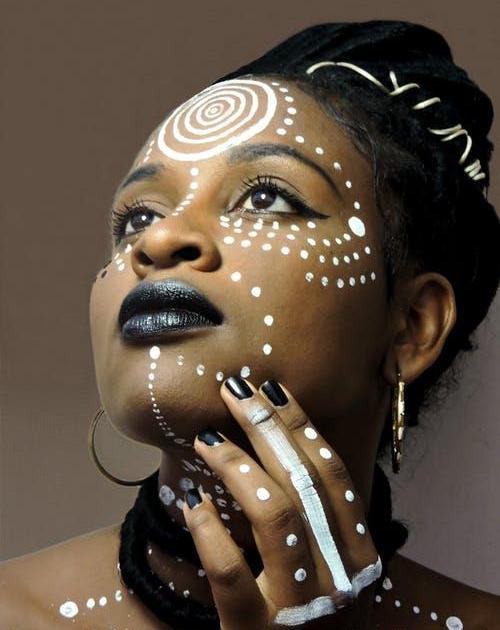 FEMME NOIRE, FEMME AFRICAINE