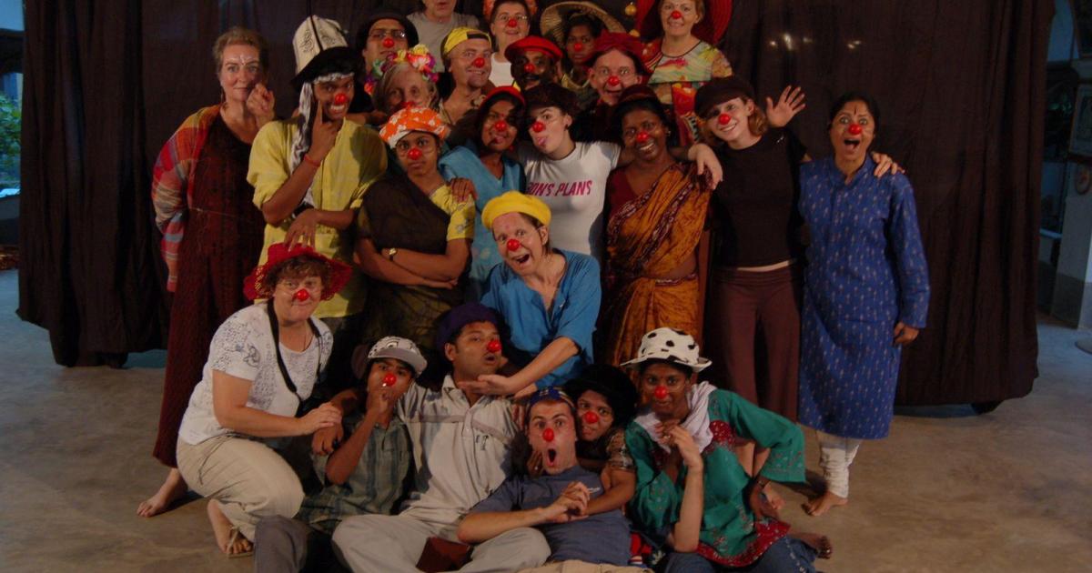 Des clowns à Ushagram (suite)