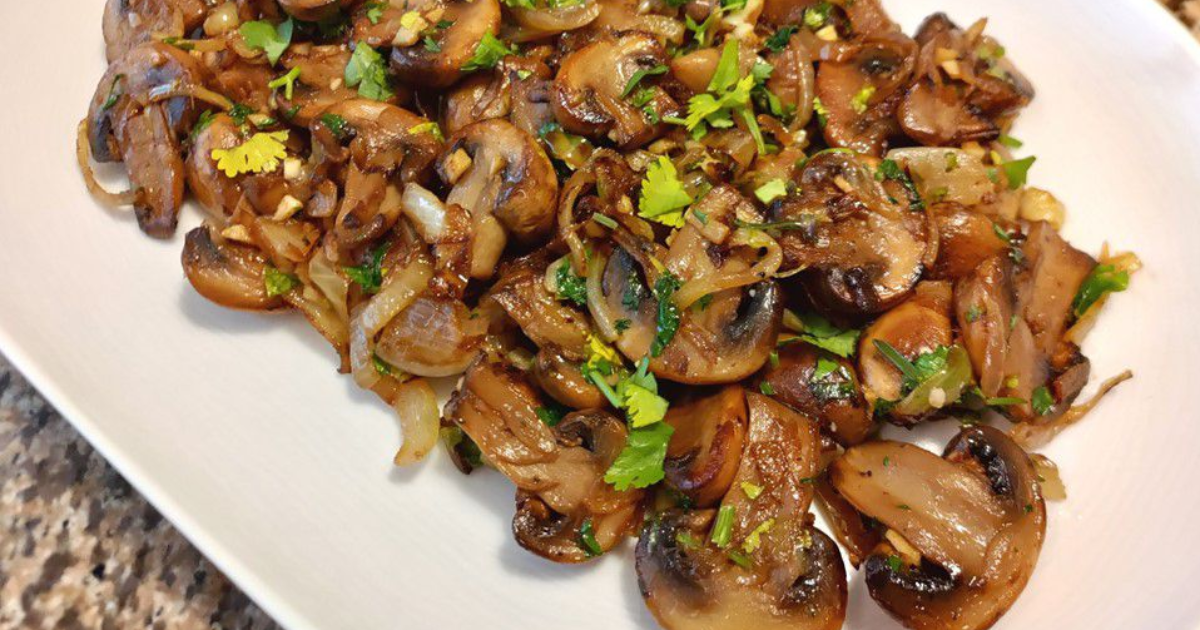 Champignons sautés à l'oignon et à l'ail - Recette en vidéo