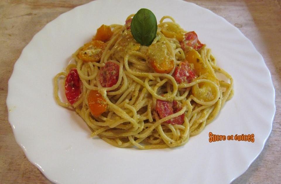 Spaghetti aux tomates cerises, pesto et feta