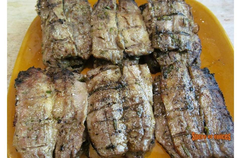Filets de sardines grillés au citron, vinaigre balsamique et herbes