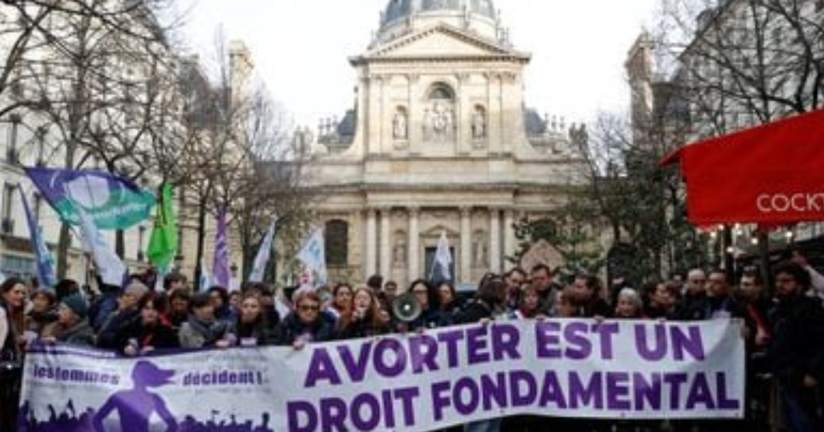 NOTHING IS AUTOMATIC(and gamer Trump does not know standing up)