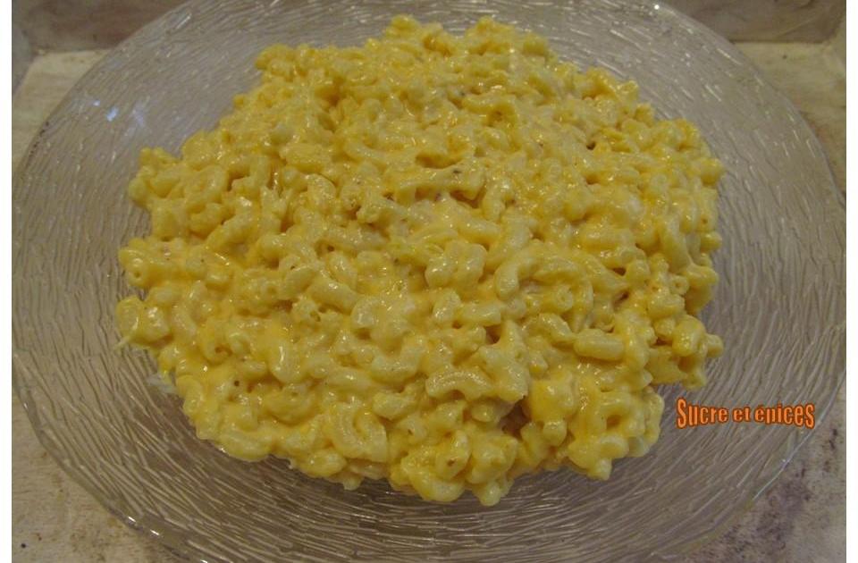 Coquillettes en sauce crémeuse au fromage