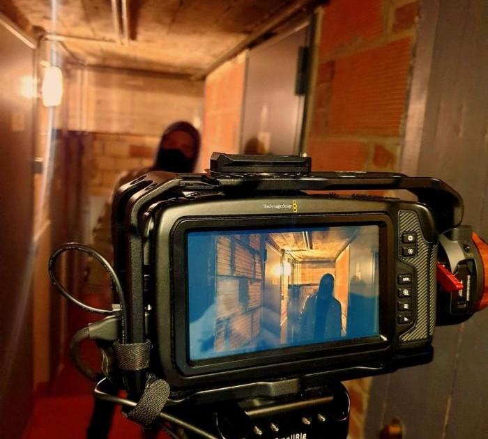 Les débuts de la production “A grave decision”