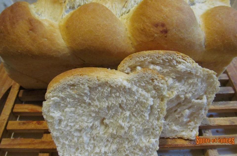 Pain blanc tressé à la pâte à pizza