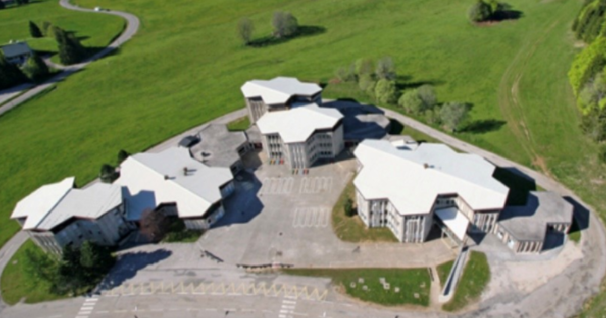 Des alvéoles pour le Collège expérimental