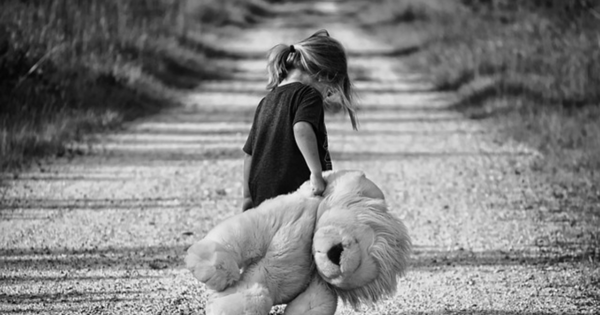 Léna, 11 ans, forcée à dealer... merci l'omerta
