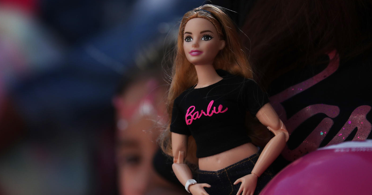 Barbie: Un ‘Mito de la Caverna’ moderno de “Platóne” rosa