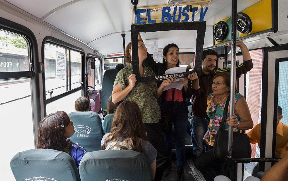 El Bus TV : L’information quoi qu’il en coûte