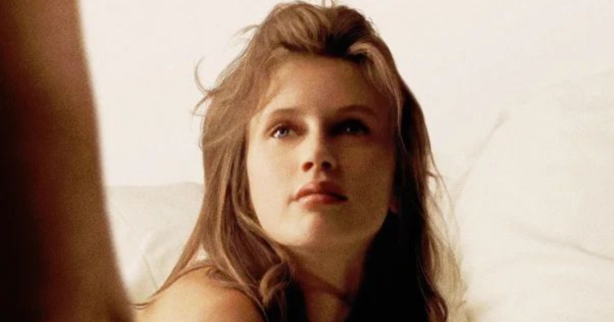 Jeune et Jolie