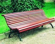 Attendre sur un banc, ou le droit à la différence