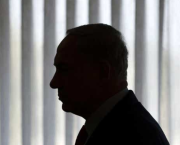 5th Round : shadows, once the curtain partly drawn