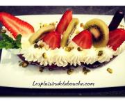 Brioche poêlée fraises kiwi et Chantilly