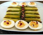 Asperges en vinaigrette à la moutarde à l'ancienne et œufs mimosa