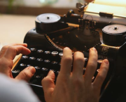 MA.1 : Le dilemme du nom de plume.