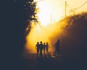 'Ndao hirenireny. [Allons errer.]