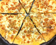 Pizza bianca au fromage - Recette en vidéo
