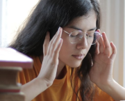Soulagement de la Fatigue Oculaire : Méthodes Manuelles vs. Avancées