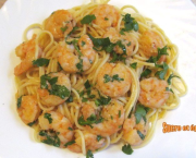Crevettes en sauce au vin