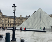 Paris - Carrousel du Louvre - Cour Napoléon & pyramide  (update playlist youtube)