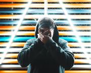 Ne masque pas ta joie :)