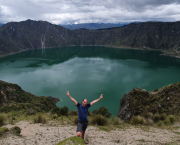 En trek jusqu'au superbe lac de Quilotoa (3850m)