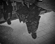 Le miroir fond... (poème)