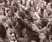 Pamphlet utopiste d' un mec né en 80 à l' attention des chimères d' une génération d' enfants gâtés...