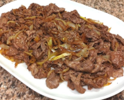 Carpaccio de boeuf aux oignons - Recette en vidéo