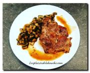 Côtelettes de porc sauce pimentée au soja et brunoise de courgette