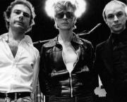 De « Boys keep swinging » à « China Girl » : de la suite dans les idées