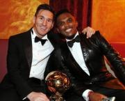 LIONEL MESSI ARRIVE CHEZ LE MESSIE DU FOOTBALL CAMEROUNAIS.