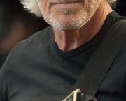 Shattering the pro-war Wall of Propaganda, and Pretending.