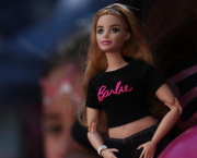 Barbie: Un ‘Mito de la Caverna’ moderno de “Platóne” rosa