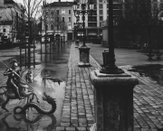 Le Dragon en Costard Gris